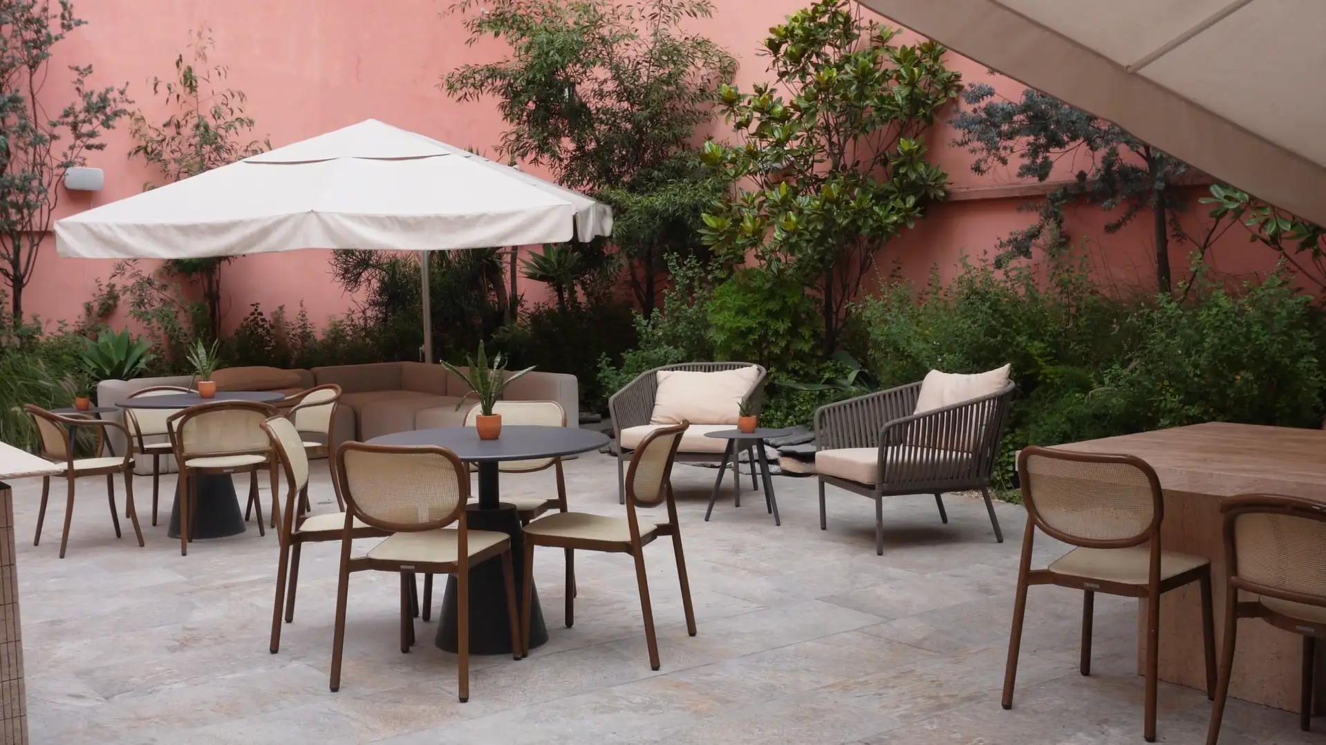 Toma general patio Casa Rosa